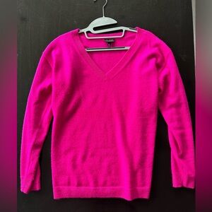 Bright fuschia pure cashmere sweater